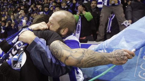 Theo Hernández celebra el pase del Alavés