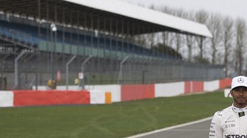 La escudería Mercedes presentó su nuevo bólido, para la temporada 2017 de la F1.