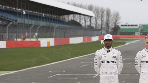 La escudería Mercedes presentó su nuevo bólido, para la temporada 2017 de la F1.