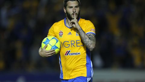 Andre-Pierre Gignac apostó una cena con Eduardo Vargas.