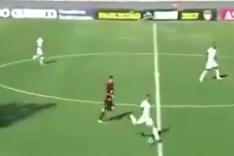 Un golazo pero en la portería equivocada.