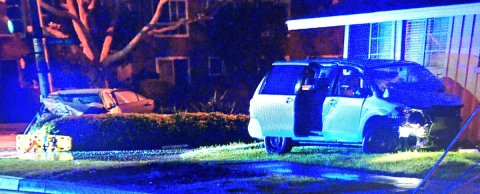 Los dos ocupantes del auto robado solo recibieron heridas leves y se desconoce si enfrentarán cargos por asesinato.