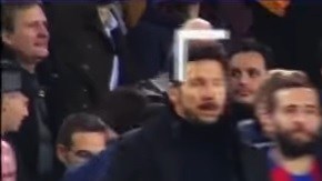 Aleix Vidal le hizo un gesto obsceno al "Cholo"