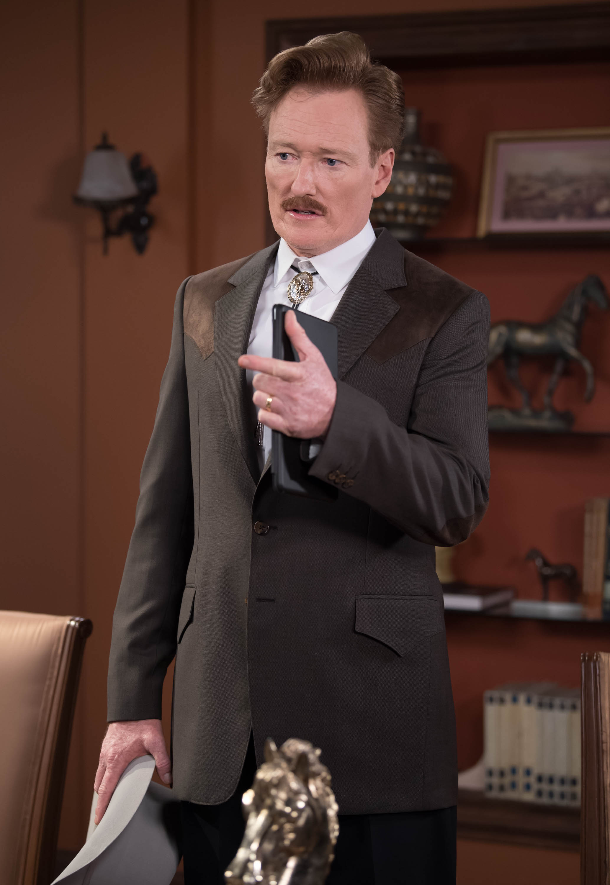 Conan O'Brien hace el personaje de Joseph Robinson
