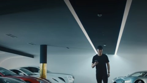 Cristiano "lamenta" llevar un nuevo auto a su garage