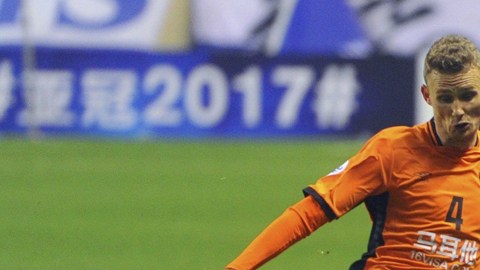 Carlos Tevez debutó con el Shanghai Shenshua