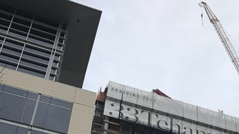 Una pesada losa de hormigón en riesgo de caer obliga a evacuar parte de San Francisco.