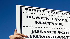 Buscan asilo de forma legal, y afrontan rechazo o terminan en centros de detención.