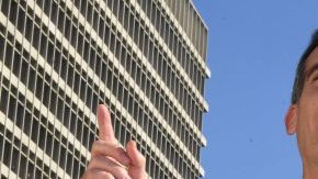 El alcalde de Los Ángeles, Eric Garcetti, durante el anuncio de que el Concejo de la ciudad aprobó en enero pasado la candidatura olímpica para 2024.