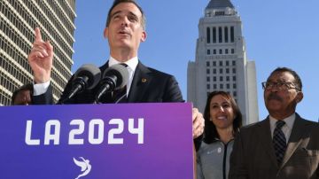 El alcalde de Los Ángeles, Eric Garcetti, durante el anuncio de que el Concejo de la ciudad aprobó en enero pasado la candidatura olímpica para 2024.