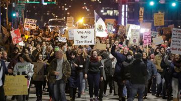 En Seattle, estado de Washington, hubo protestas contra el veto.