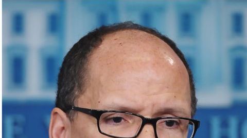 Tom Pérez (Izq.) y Keith Ellison, nuevos líderes demócratas.