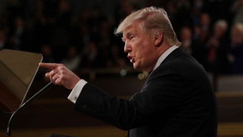 El presidente Donald Trump durante su primer discurso ante el Congreso.