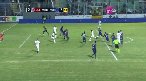 Aficionado hace gol en Honduras