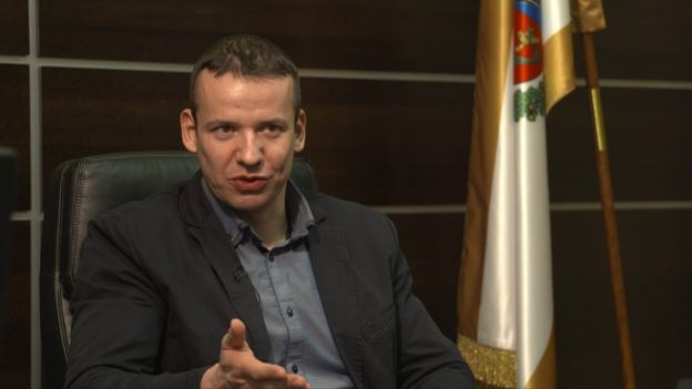 El alcalde Laszlo Toroczkai sostiene que los musulmanes "no serían capaces de integrarse" a la comunidad cristiana de la aldea.