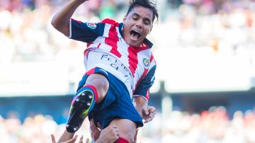 El goleador histórico de Chivas podría retirarse en la USL de Estados Unidos.