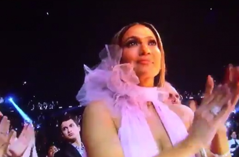 Jennifer Lopez tras la actuación de Beyoncé /CBS