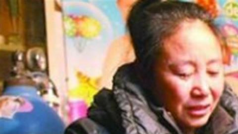 Li Lijuan adoptó 75 niños en los últimos 19 años y ahora no puede afrontar los gastos.