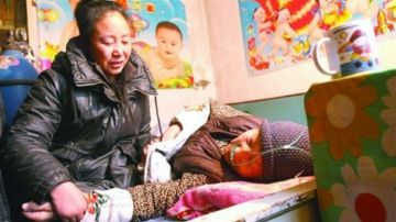 Li Lijuan adoptó 75 niños en los últimos 19 años y ahora no puede afrontar los gastos.