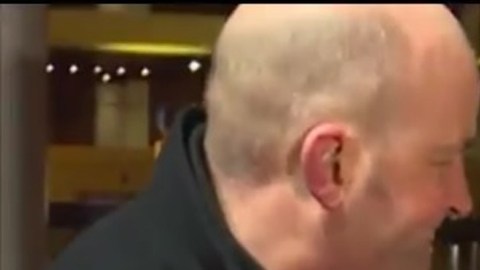 Antoine Griezmann ignoró a una niña que rompió en llanto