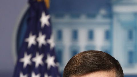 Flynn habría discutido las sanciones de EEUU a Rusia con el embajador ruso en el país, Sergey Kislya, durante la presidencia de Obama.