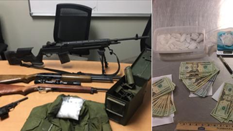Se decomisaron 12 libras de metanfetamina y 18 armas en el operativo.