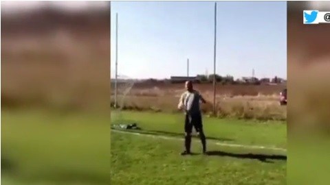 Este portero, a pesar de tener una discapacidad, hace lo que le gusta