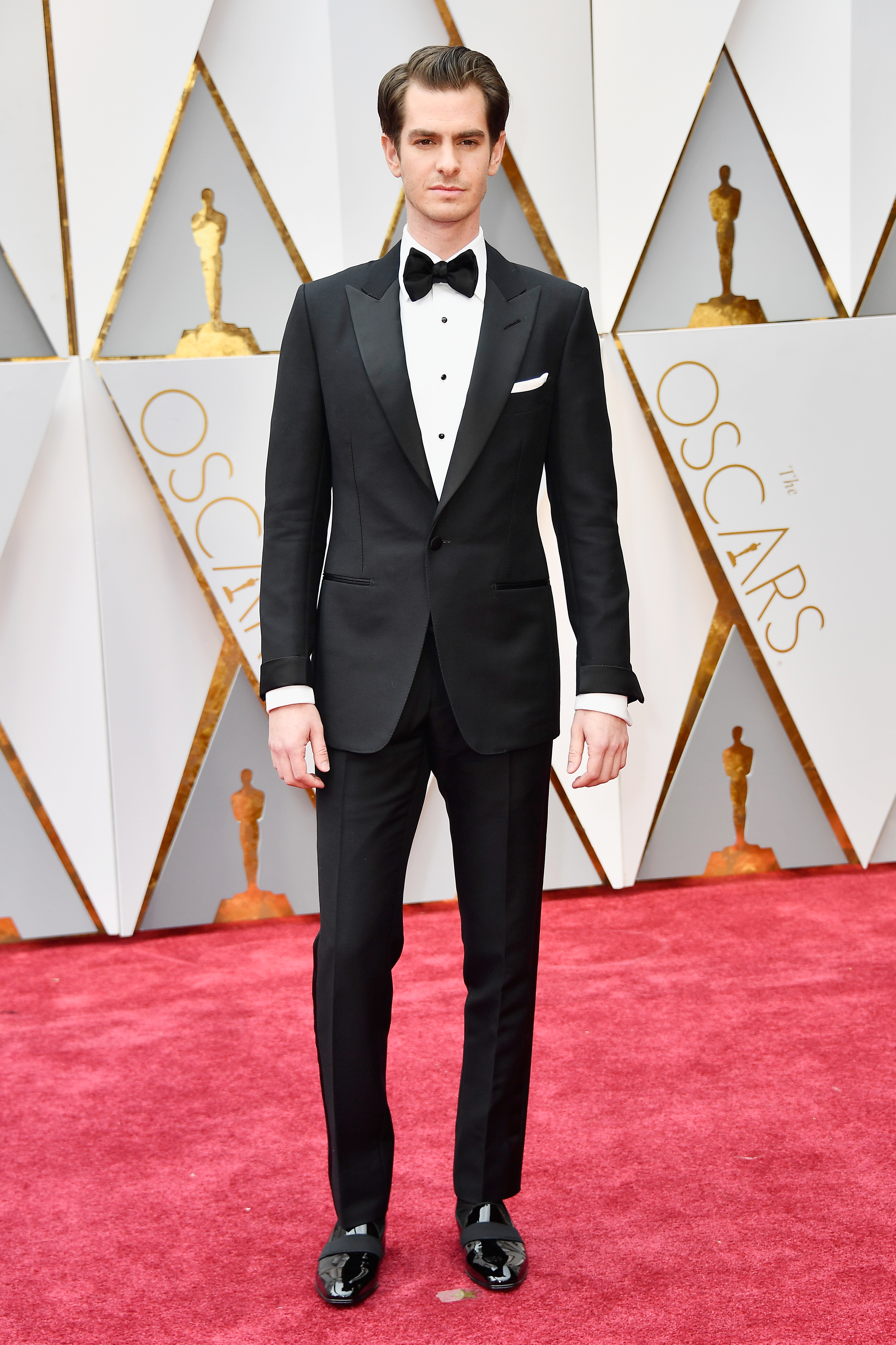 Andrew Garfield en la alfombra roja de los Premios Oscar 2017.