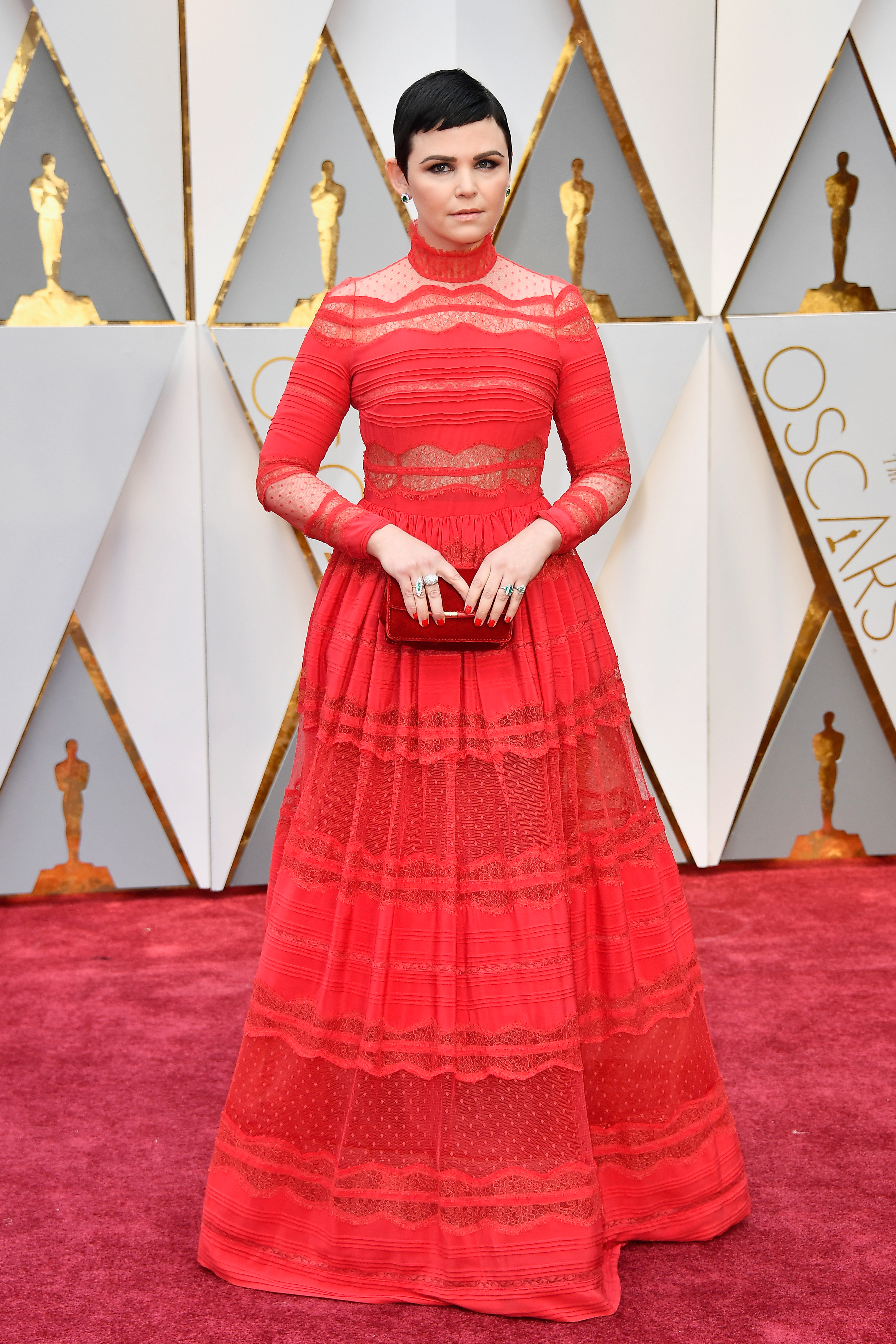 Ginnifer Goodwin de rojo en los Premios Oscar 2017