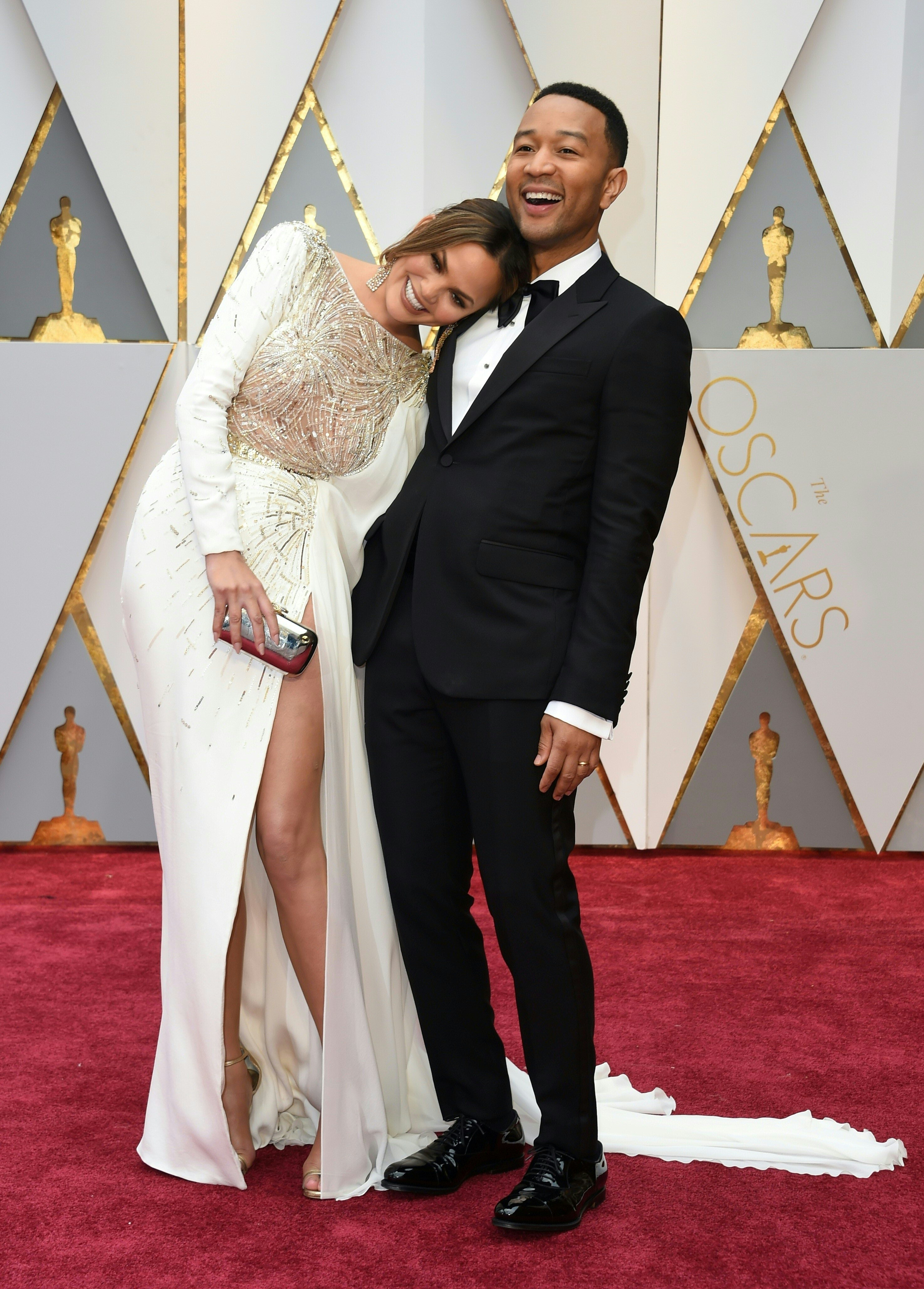 John Legend y Chrissy Teigen en los Premios Oscar 2017