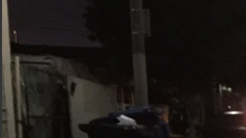 Detectives de homicidio investigan los hechos en el sur de Los Ángeles.