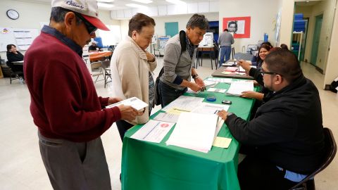 Trump disuelve la comisión que investigaba supuestos fraudes electorales.