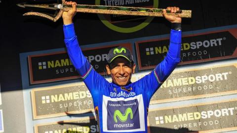 Nairo Quintana logra su segundo tridente, Dennis se exhibe en la crono