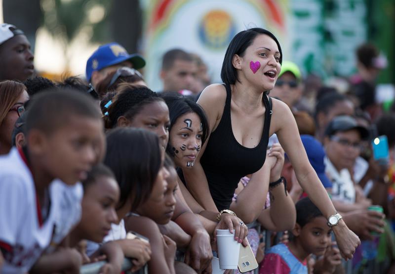 Mujeres en carnavales de Dominicana. 