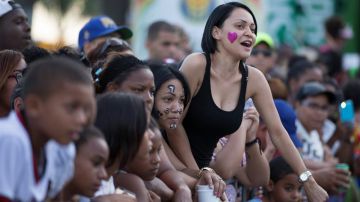 Mujeres en carnavales de Dominicana.