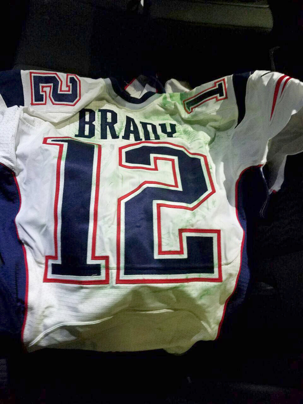 Mauricio Ortega devolvió el jersey que Tom Brady usó en el Super Bowl XLI