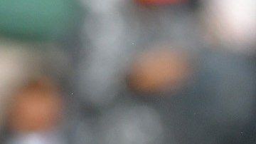 Juan Carlos Arce (i) festeja el primer gol de Bolivia.