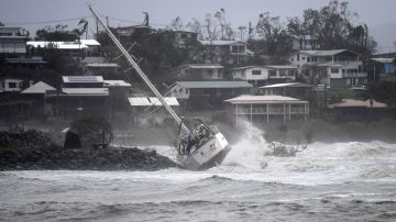 El ciclón Debbie ha golpeó la costa de Queensland en el extremo norte con categoría 4.