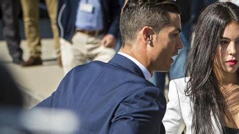 La novia del futbolista tuvo un lindo detalle con el astro del Real Madrid