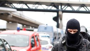 Tras el suceso se realizó un intenso despliegue de seguridad en el aeropuerto de Orly.