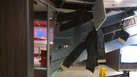 Así quedó una de las cubiertas del Anthem of the Seas después de la tormenta.