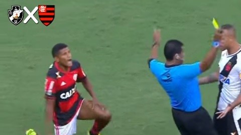 El árbitro fingió una agresión y expusló a Luis Fabiano