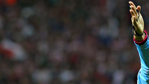 Luis Enrique Santander abandó el estadio Luis "Pirata" Fuente