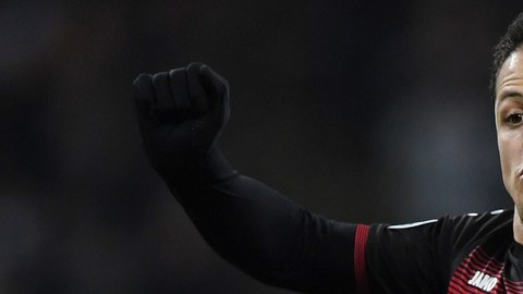 Javier "Chicharito" Hernández y el Bayer Leverkusen visitan al Borussia Dortmund.