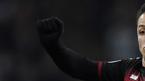 Javier "Chicharito" Hernández y el Bayer Leverkusen visitan al Borussia Dortmund.