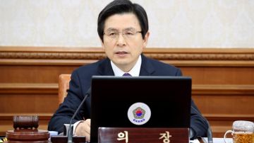 El primer ministro y presidente en funciones de Corea del Sur, Hwang Kyo-ahn
