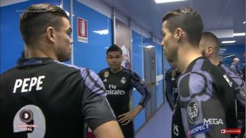 Cristiano recrimina a sus compñaeros en el túnel del estadio