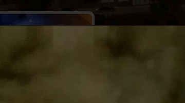 Los bomberos luchan para controlar el siniestro