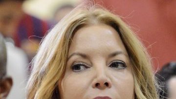 Jeanie Buss, Lakers