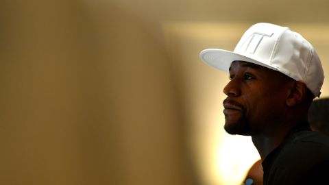 Floyd Mayweather dice que vuelve del retiro solamente para enfrentar a Conor McGregor